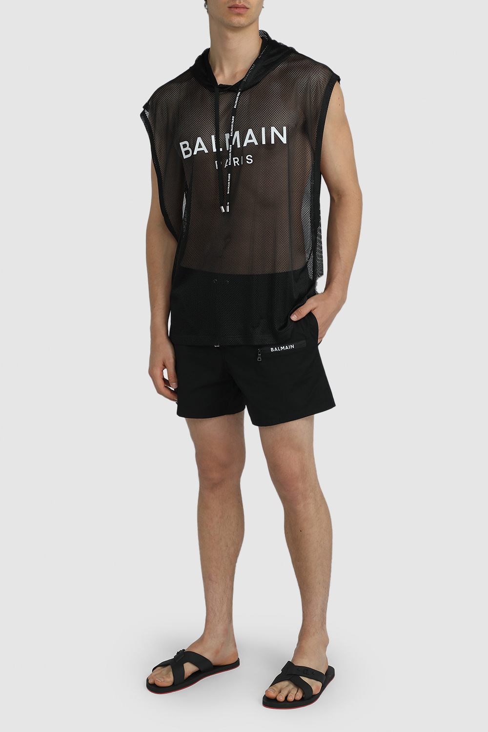 גופייה מחוררת עם כובע